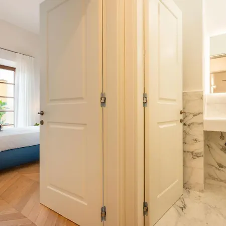 - Modern Florentine Terrace Few Steps From Duomo