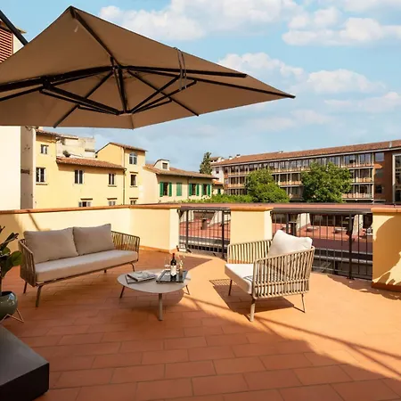 - Modern Florentine Terrace Few Steps From Duomo *