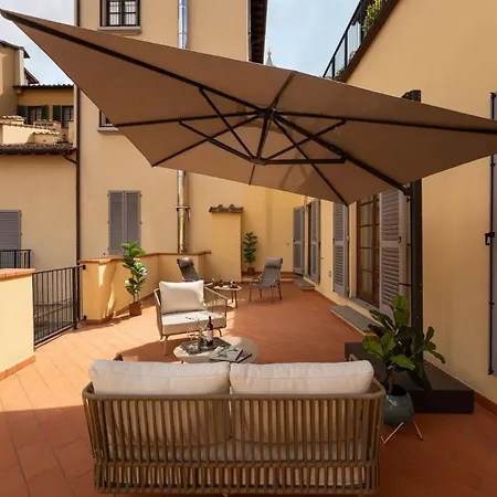 - Modern Florentine Terrace Few Steps From Duomo * Florencie
